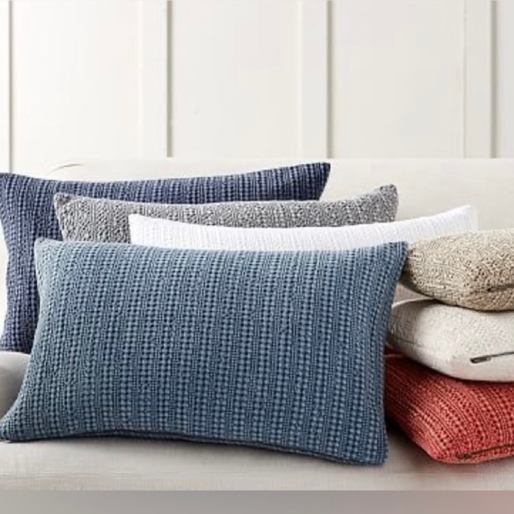 Pottery barn honeycomb pillow cover 16x26